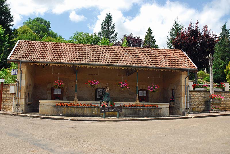 LAVOIR DE BAY-SUR-AUBE