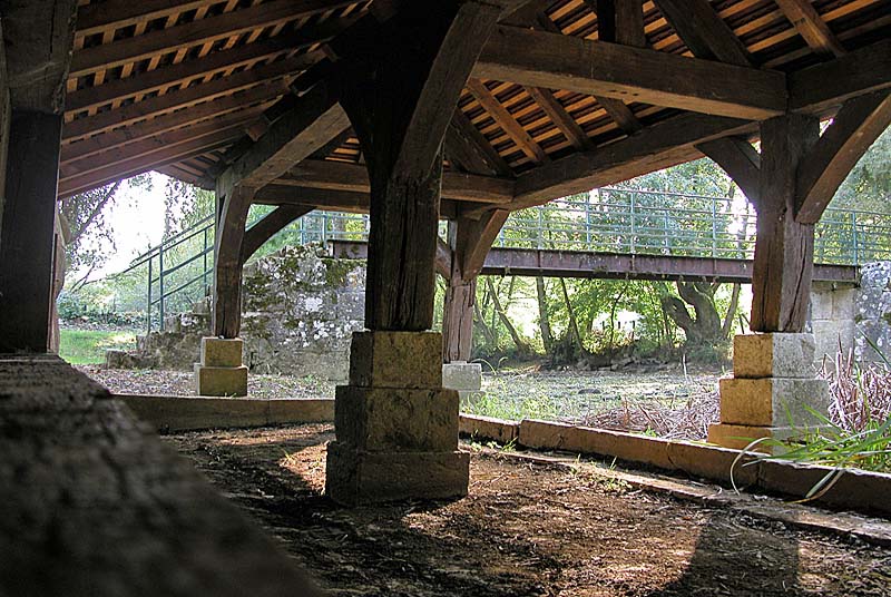 LAVOIR AU FIL DE L'EAU N°2 A DOMMARIEN