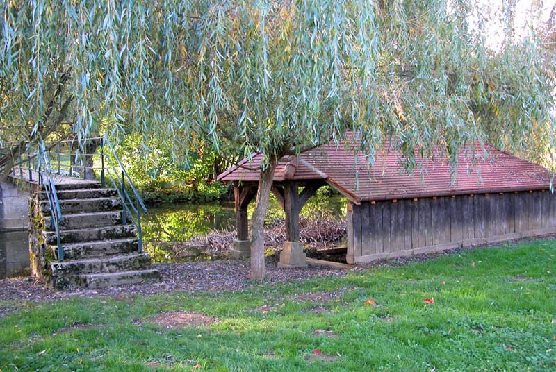 LAVOIR AU FIL DE L'EAU N°2 A DOMMARIEN