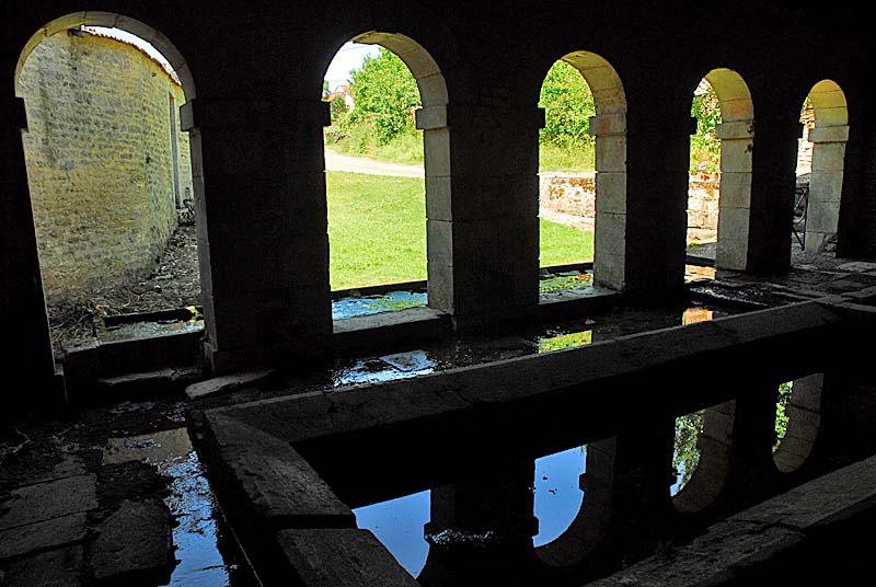 LAVOIR DE PERROGNEY-LES-FONTAINES, Perrogney-les-Fontaines