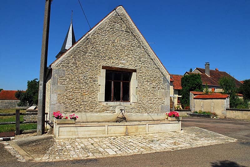 LAVOIR COUVERT DE PRASLAY, Praslay - photo 2