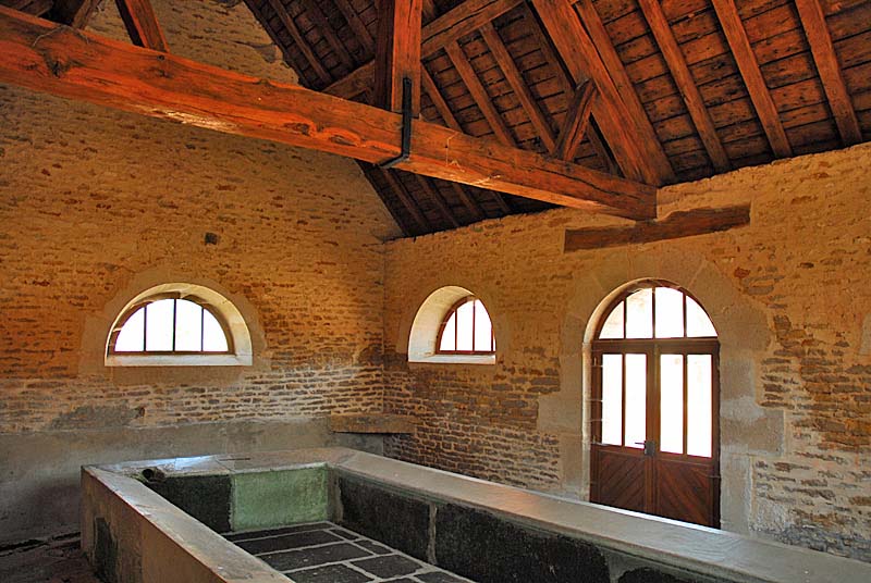 LAVOIR COUVERT DE PRASLAY, Praslay