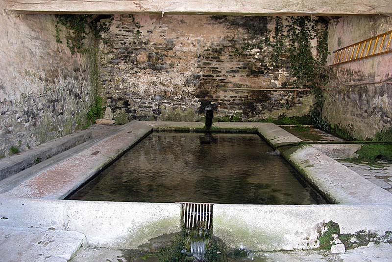 LAVOIR DE SAINT-CIERGUES (1)