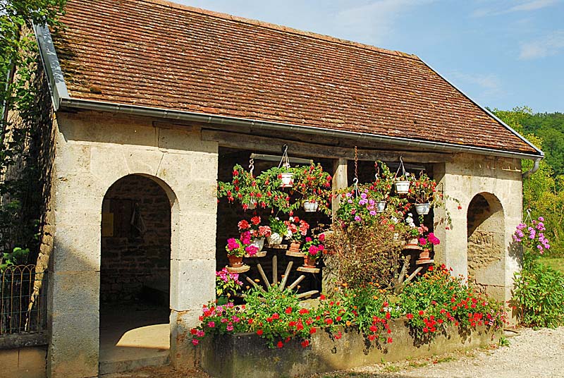 LAVOIR DE VILLEMERVRY