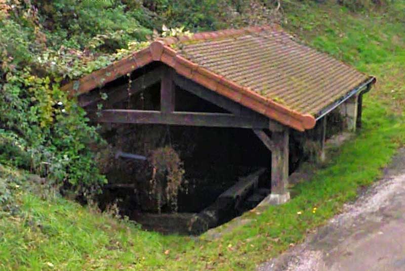 LAVOIR  DU GLAUD A FAYL-BILLOT