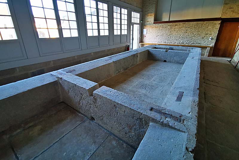 LAVOIR ET ANCIENNE FONTAINE DE BAISSEY, Baissey - photo 3