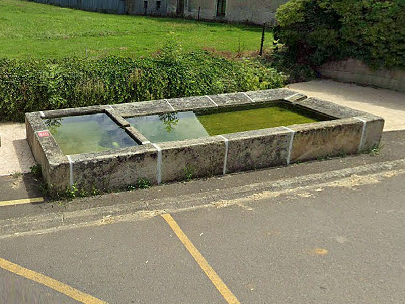LAVOIR RECTANGULAIRE A LA ROCHELLE (2)