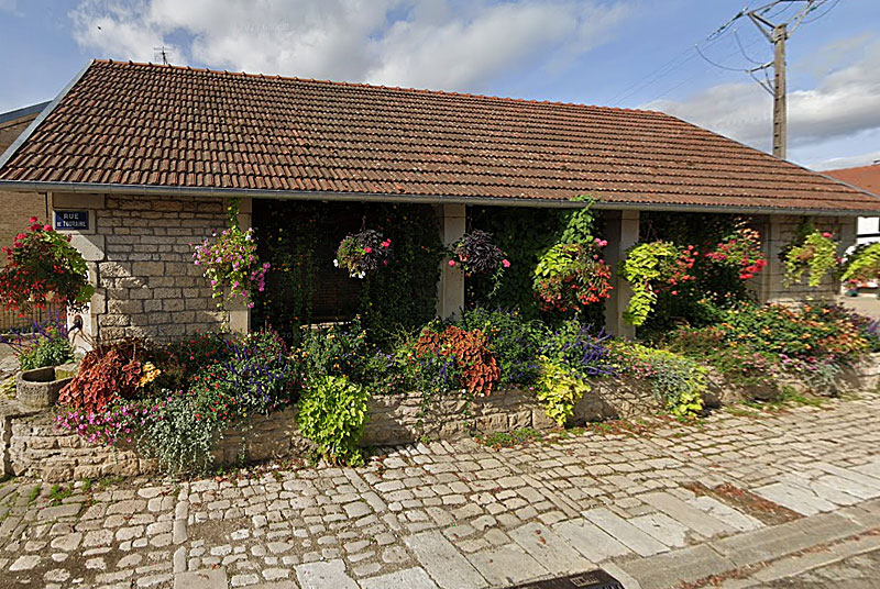 LAVOIR DE MANDRES-LA-COTE