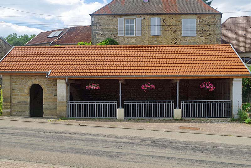 LAVOIR DE VARENNES-SUR-AMANCE (2)