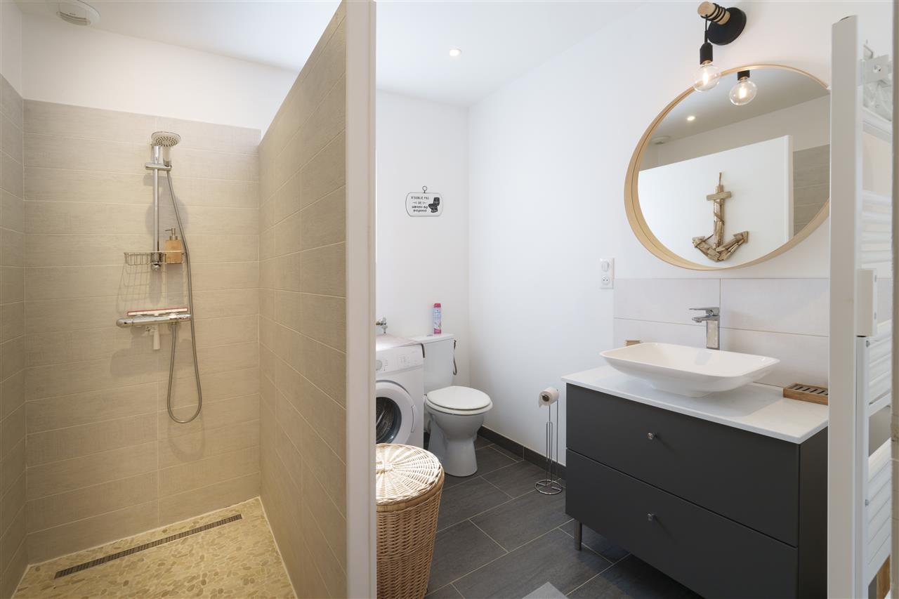 Salle de douche - 1 er étage