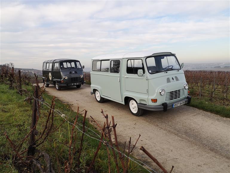 Louise & Marie dans le vignoble
