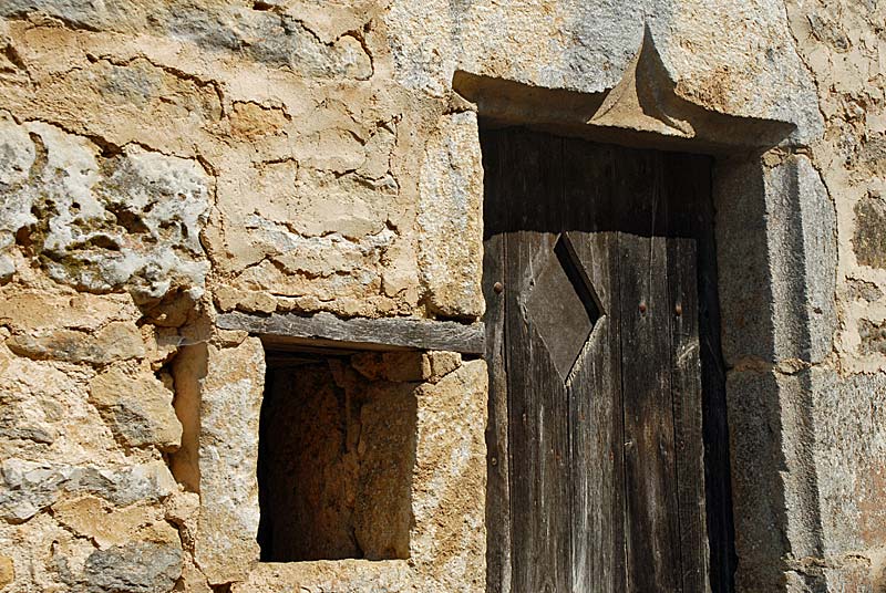 Maisons à linteau en accolade à Rivière-les-Fosses, Rivière-les-Fosses - photo 2