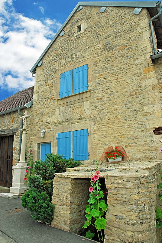 Maison typique des XVIe-XVIIe siècle à Aubigny, Le Montsaugeonnais - photo 5
