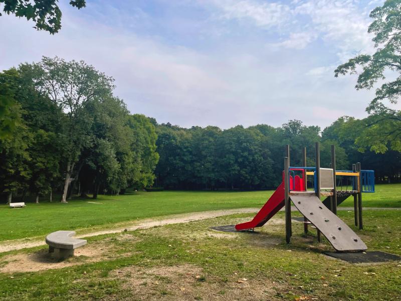 AIRE DE PIQUE-NIQUE ET DE JEUX DU PARC DE MONTECLAIR A ANDELOT