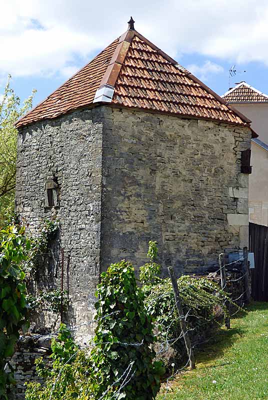 PIGEONNIER DE FERME A CHASSIGNY, Chassigny