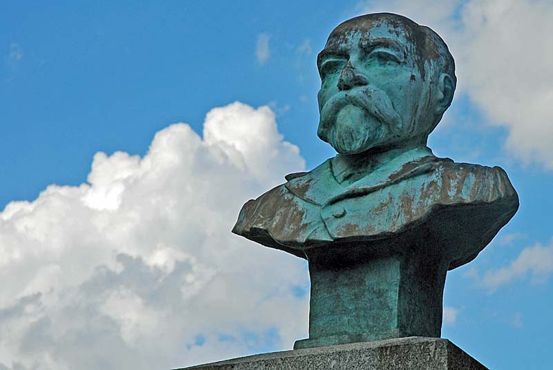 PLACE ANDRE THEURIET