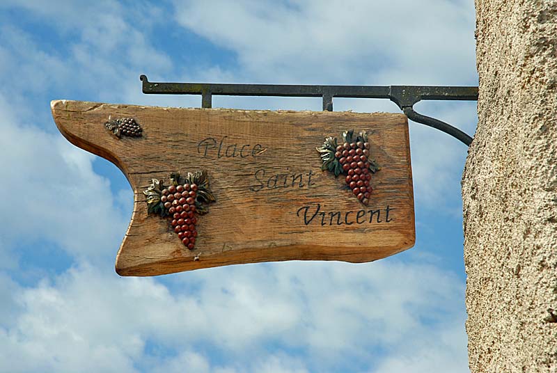 LA PLACE SAINT-VINCENT DE RIVIERE-LES-FOSSES