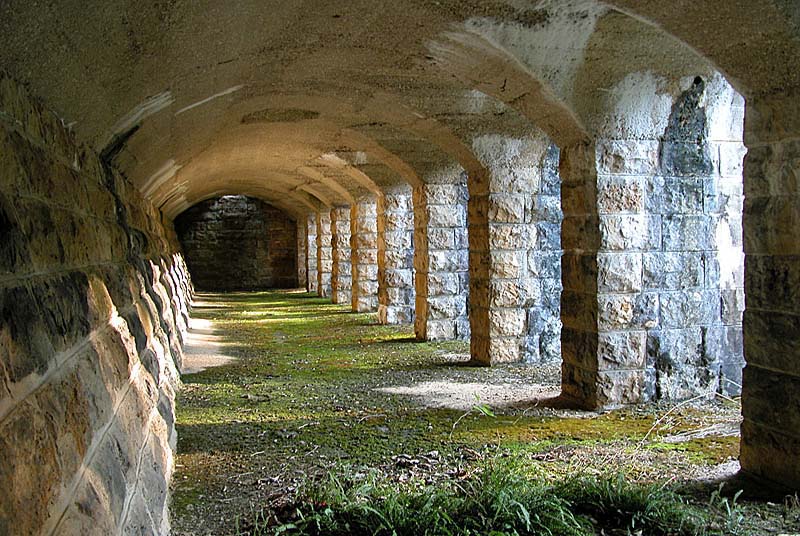 PONT CANAL DE BIZE L'ASSAUT, Dommarien