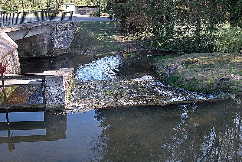 PONT ET CROIX DU FOULON A BAISSEY, Baissey