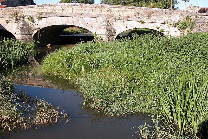 PONT XVIIIe SIECLE A GRANDCHAMP, Grandchamp - photo 7