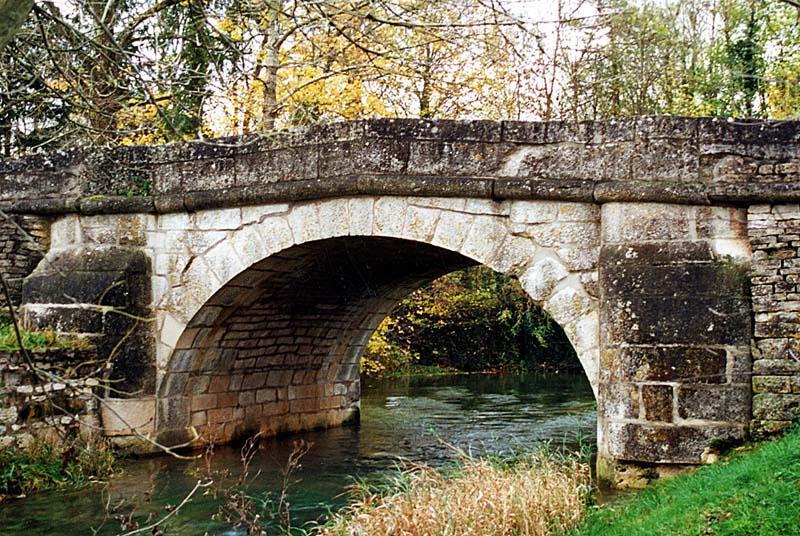 PONT XVIIIe SIECLE DE MARAC