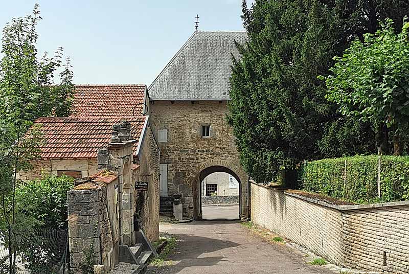 Porterie médiévale de Montsaugeon, Le Montsaugeonnais - photo 10