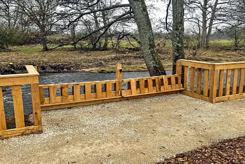 POSTE DE PECHE POUR PERSONNES EN SITUATION DE HANDICAP A ROOCOURT-LA-COTE