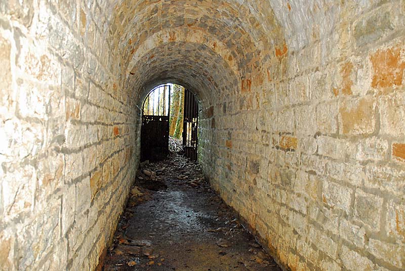 MAGASIN A POUDRE DE CHATENAY-MACHERON, Chatenay-Mâcheron - photo 2