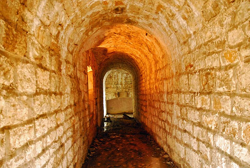 MAGASIN A POUDRE DE CHATENAY-MACHERON, Chatenay-Mâcheron - photo 14