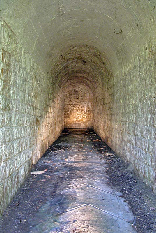 MAGASIN A POUDRE DE LA MANERE, Bannes