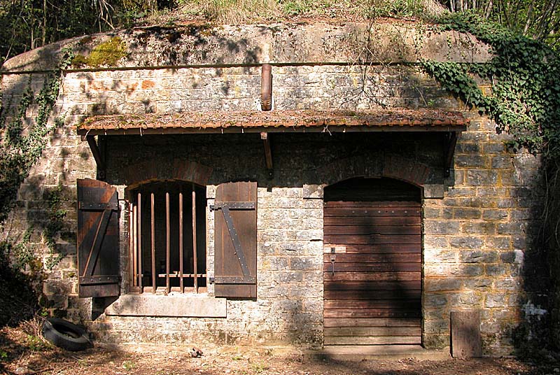 MAGASIN A POUDRE DE LA POINTE DU DIAMANT