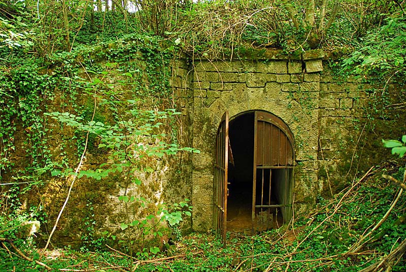 MAGASIN A POUDRE DU BOIS DE SALICANT, Orbigny-au-Val