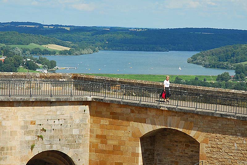 PANORAMA EST DES REMPARTS ET TABLE D'ORIENTATION