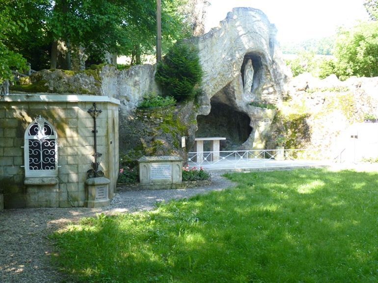 Réplique Grotte de Lourdes - Le Mesnil sur Oger