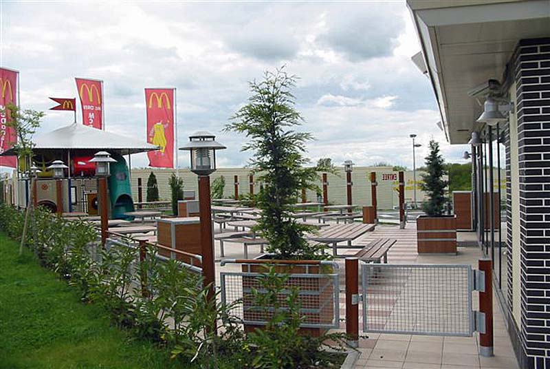 MC DONALD'S