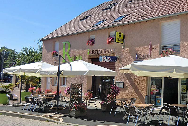 Restaurant du Relais du Lac, Villegusien-le-Lac - photo 2