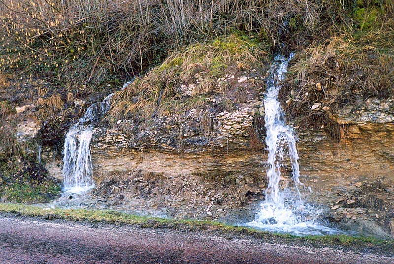LES  « ROCHES QUI PLEURENT »