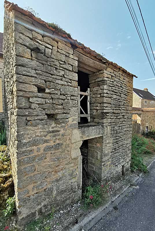 ANCIENNE SOUE A COCHON DE VILLEMERVRY - photo 4