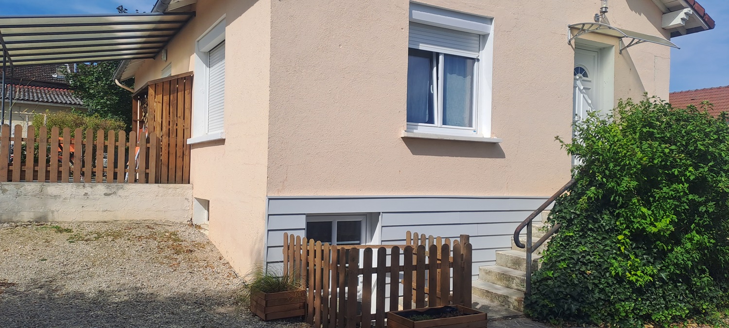 GITE CHARMANTE PETITE MAISON A TORCENAY