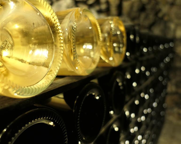 Tas bouteilles sur lattes