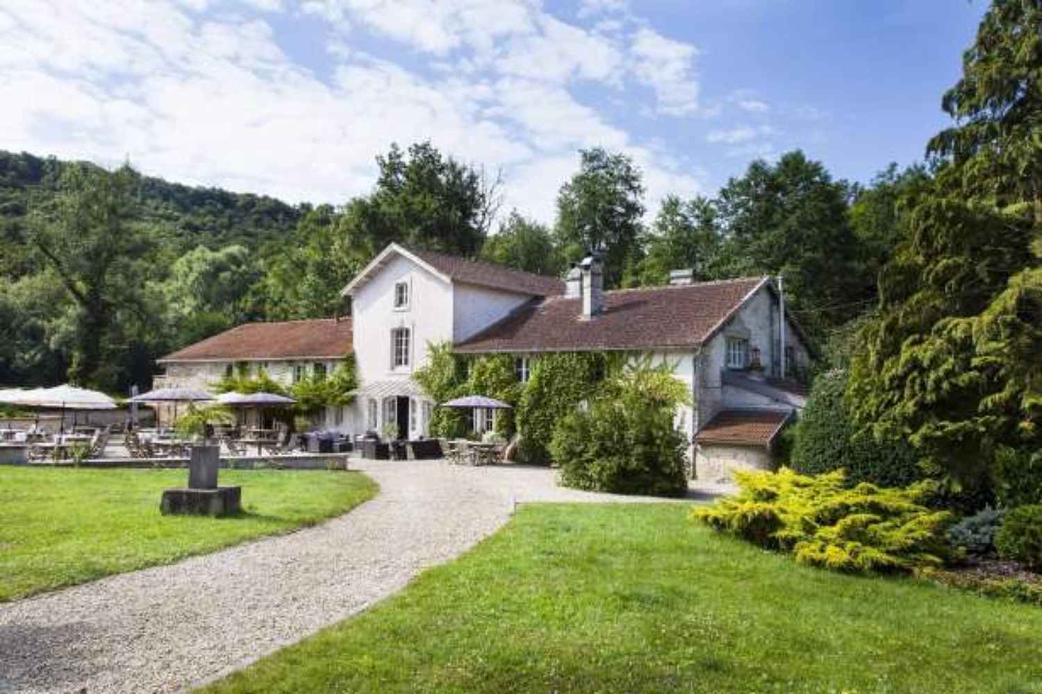 RESTAURANT "LA SOURCE BLEUE"