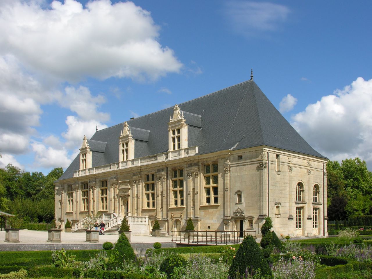 CHATEAU DU GRAND JARDIN, COTE CHATEAU
