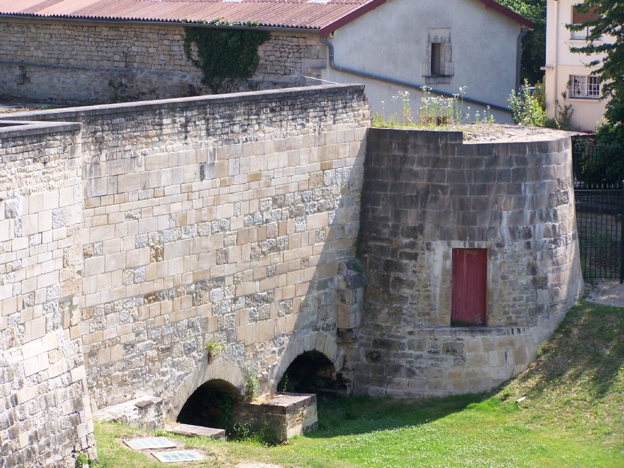 PARC DU CHATEAU ET SES REMPARTS
