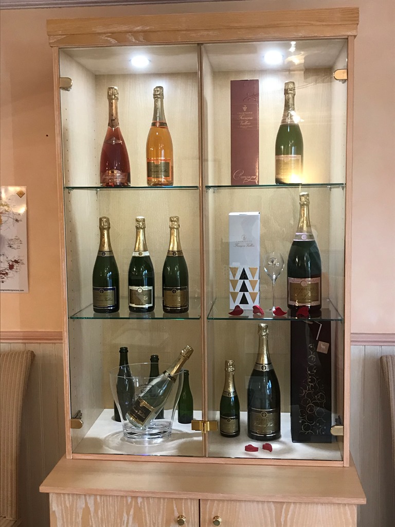 champagne-francois-vallois-bergere-les-vertus-vitrine