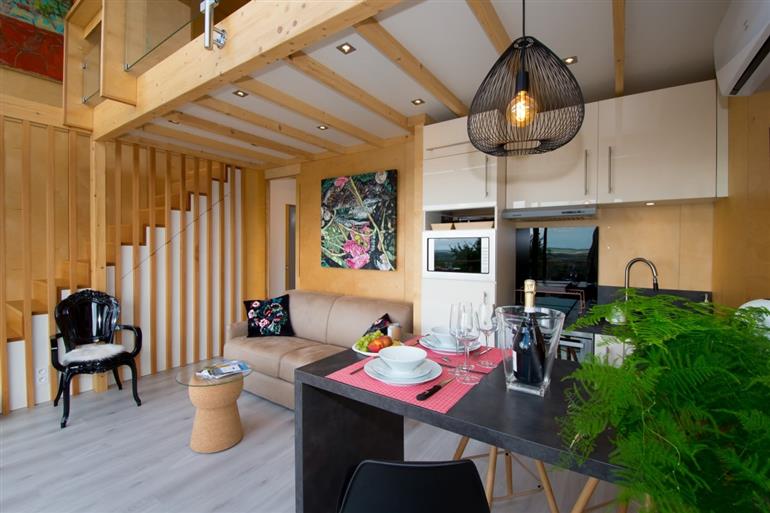 cottages-antoinette-salon-cuisine