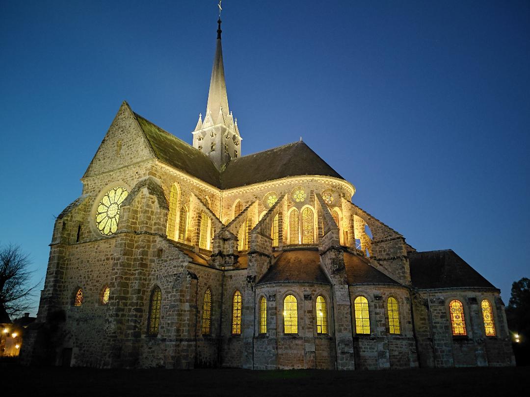 église illuminée 1