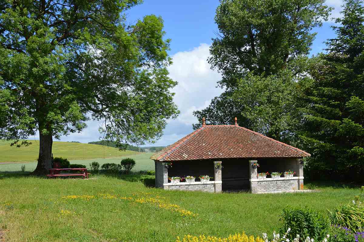 AIRE DE PIQUE-NIQUE - GILLAUMÉ - photo 2