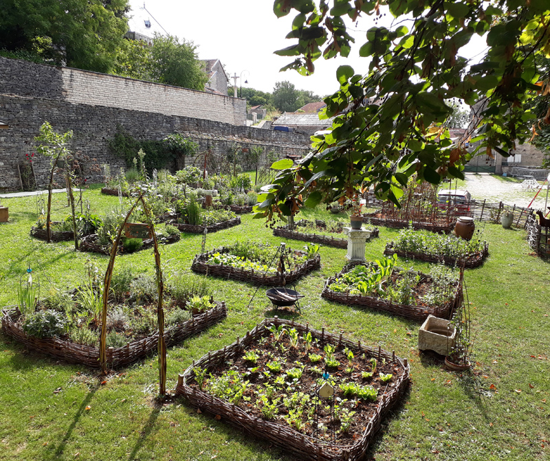 JARDIN D'ISABEAU, Le Montsaugeonnais