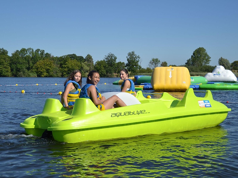 LOCATION DE PEDALOS - LAKE PARK - LAC DE LA LIEZ