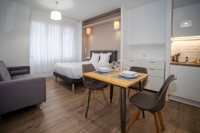 MEUBLE*** RESIDENCE OCEANICA